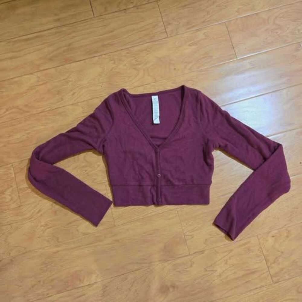 Alo Burgundy long sleeve Cropped  Size M